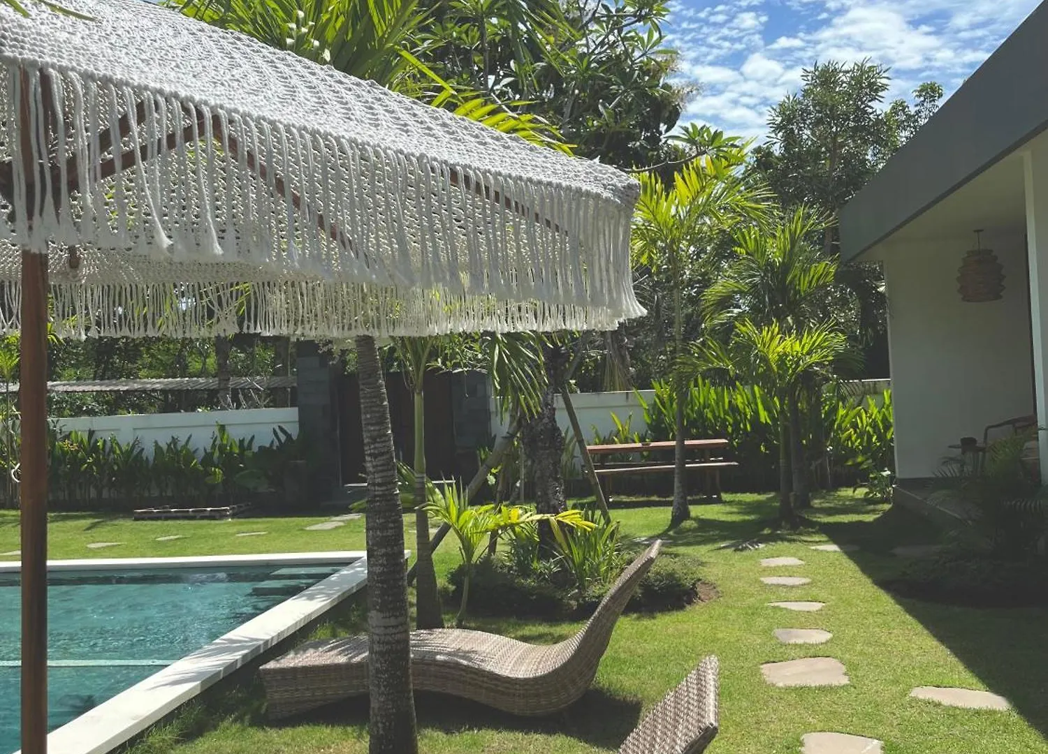Tropical Almond Villa Uluwatu  Indonesia